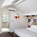 A La Des Artistes Hotel 3*