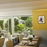 A La Des Artistes Hotel