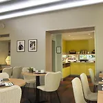 A La Des Artistes 3* Paris