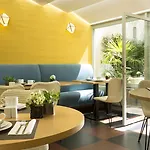 Hotel A La Des Artistes 3*