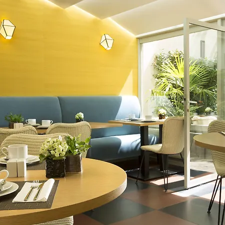 Hotel A La Des Artistes 3*
