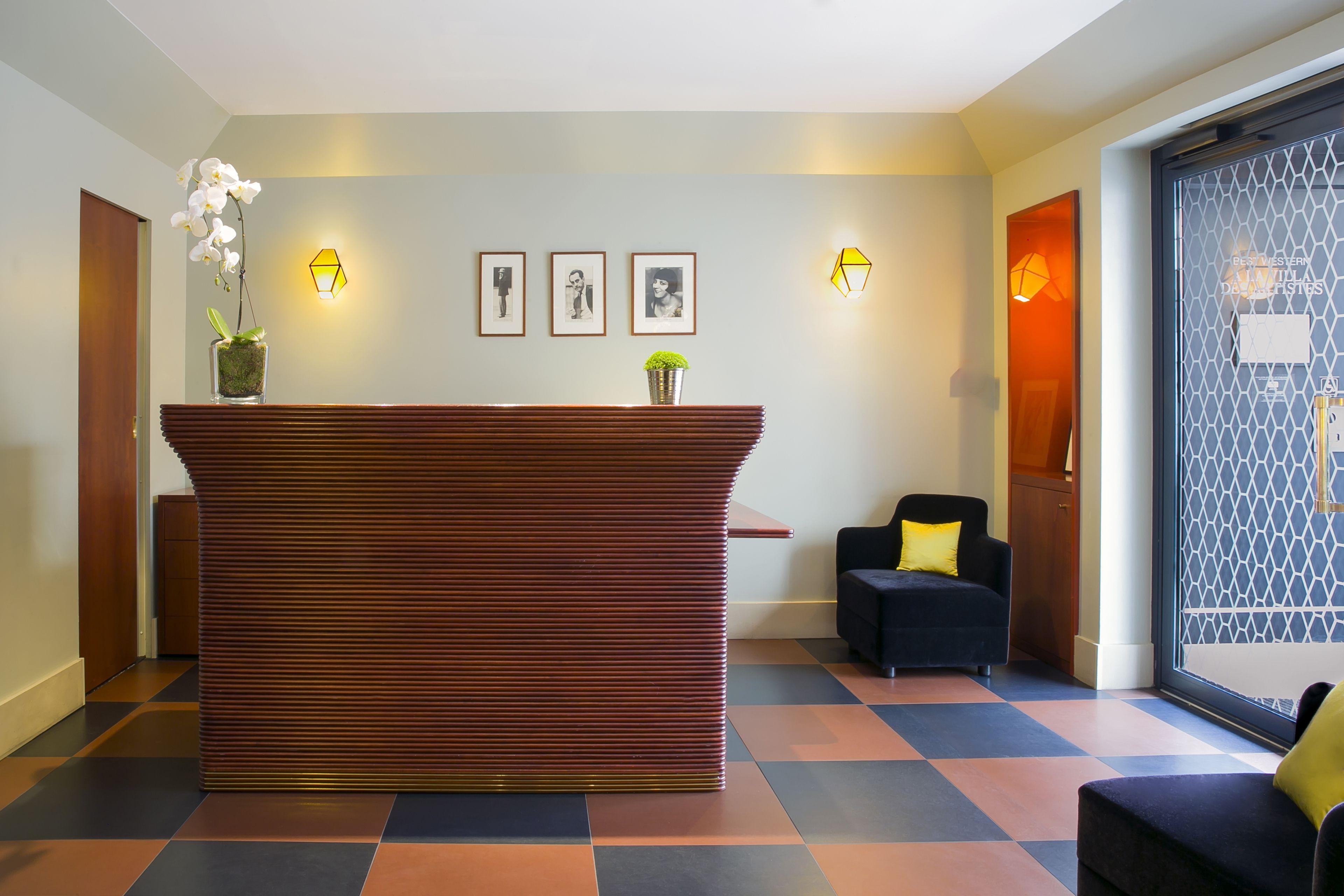 A La Des Artistes 3*