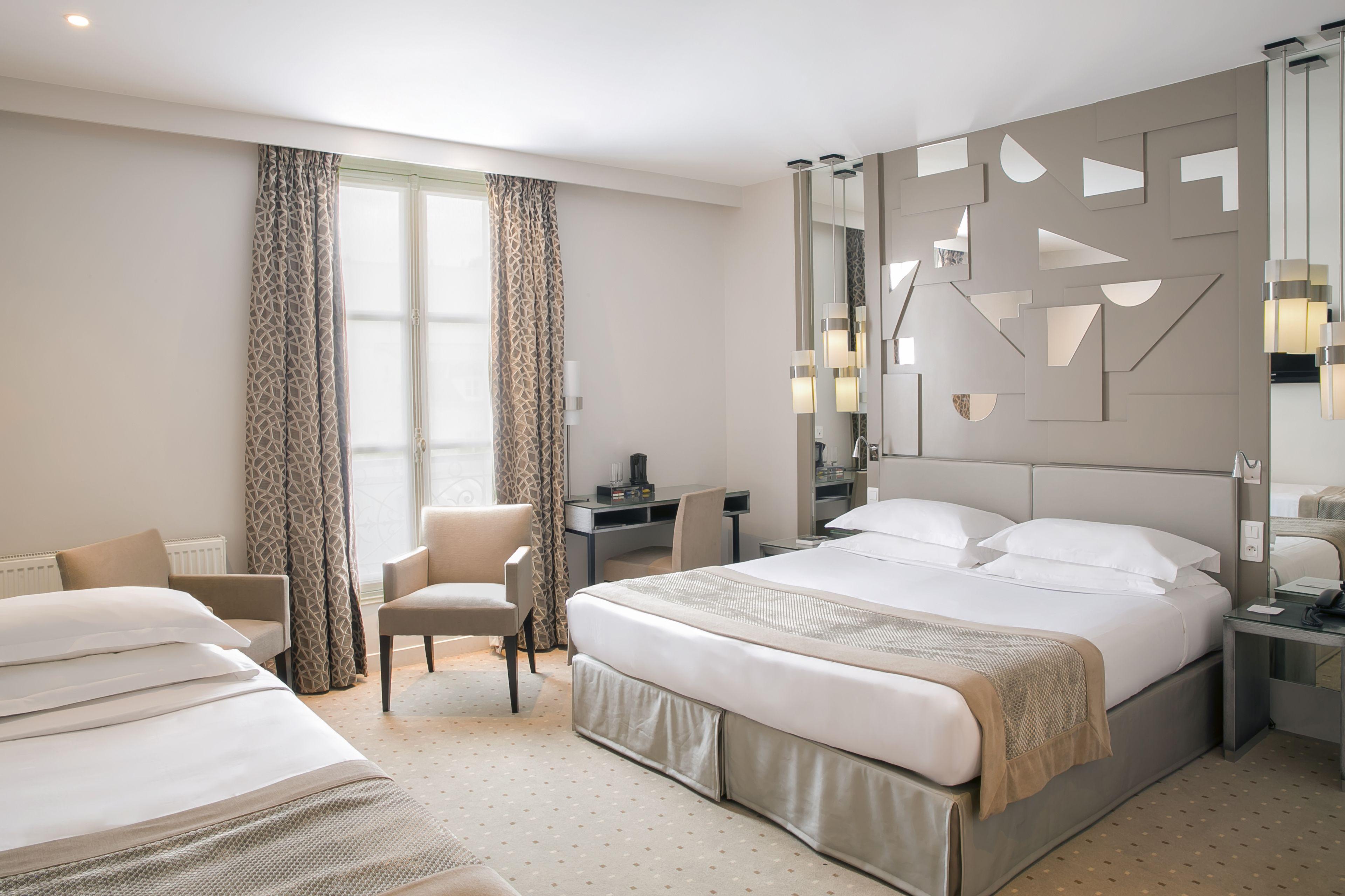 A La Des Artistes 3*