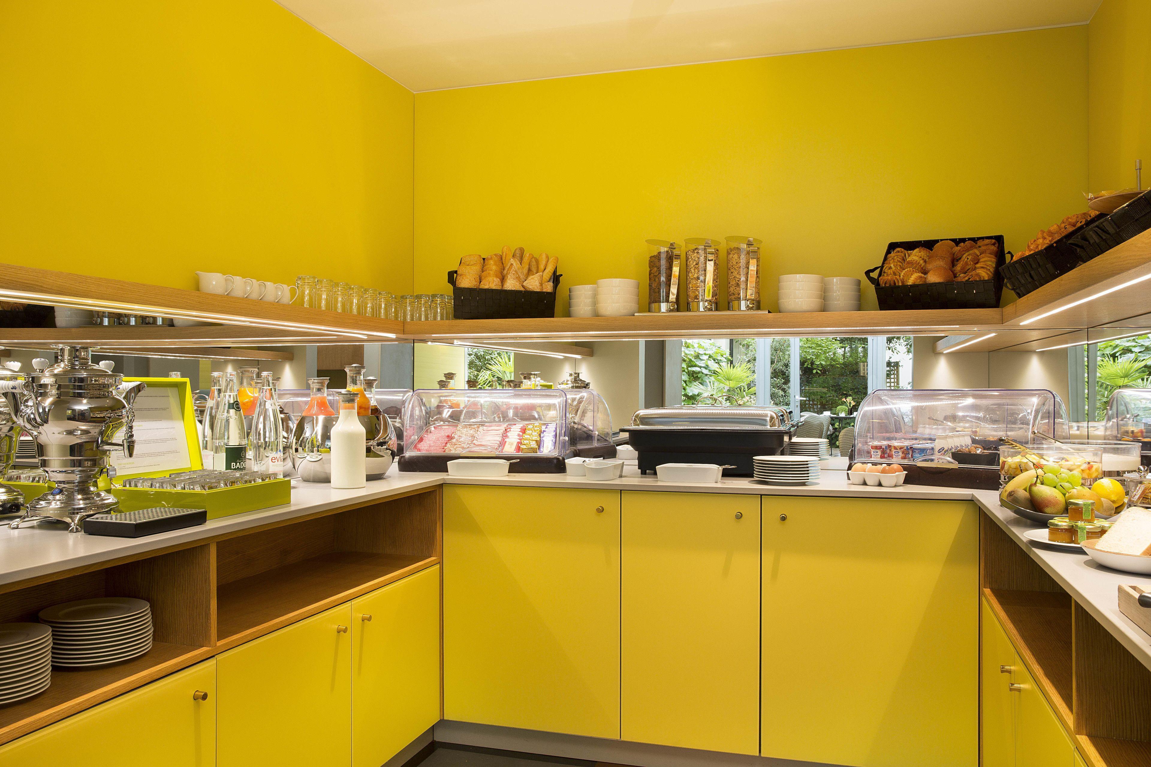 A La Des Artistes 3*