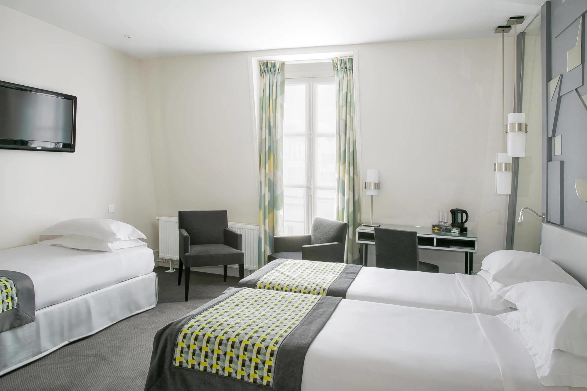 A La Des Artistes Paris