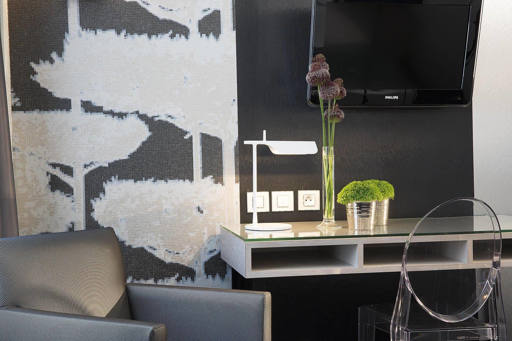 A La Des Artistes Hotel 3*