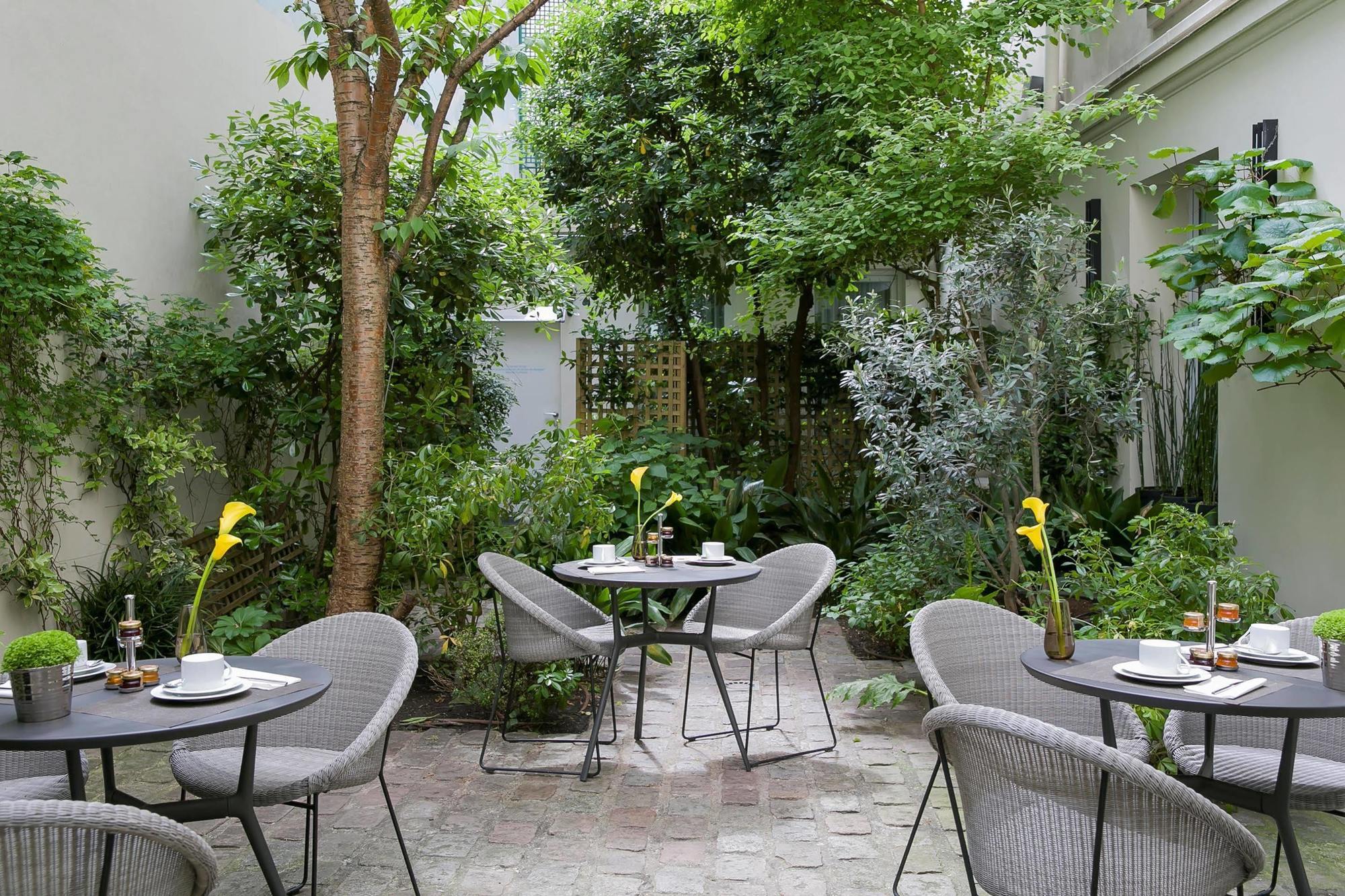 A La Des Artistes 3*