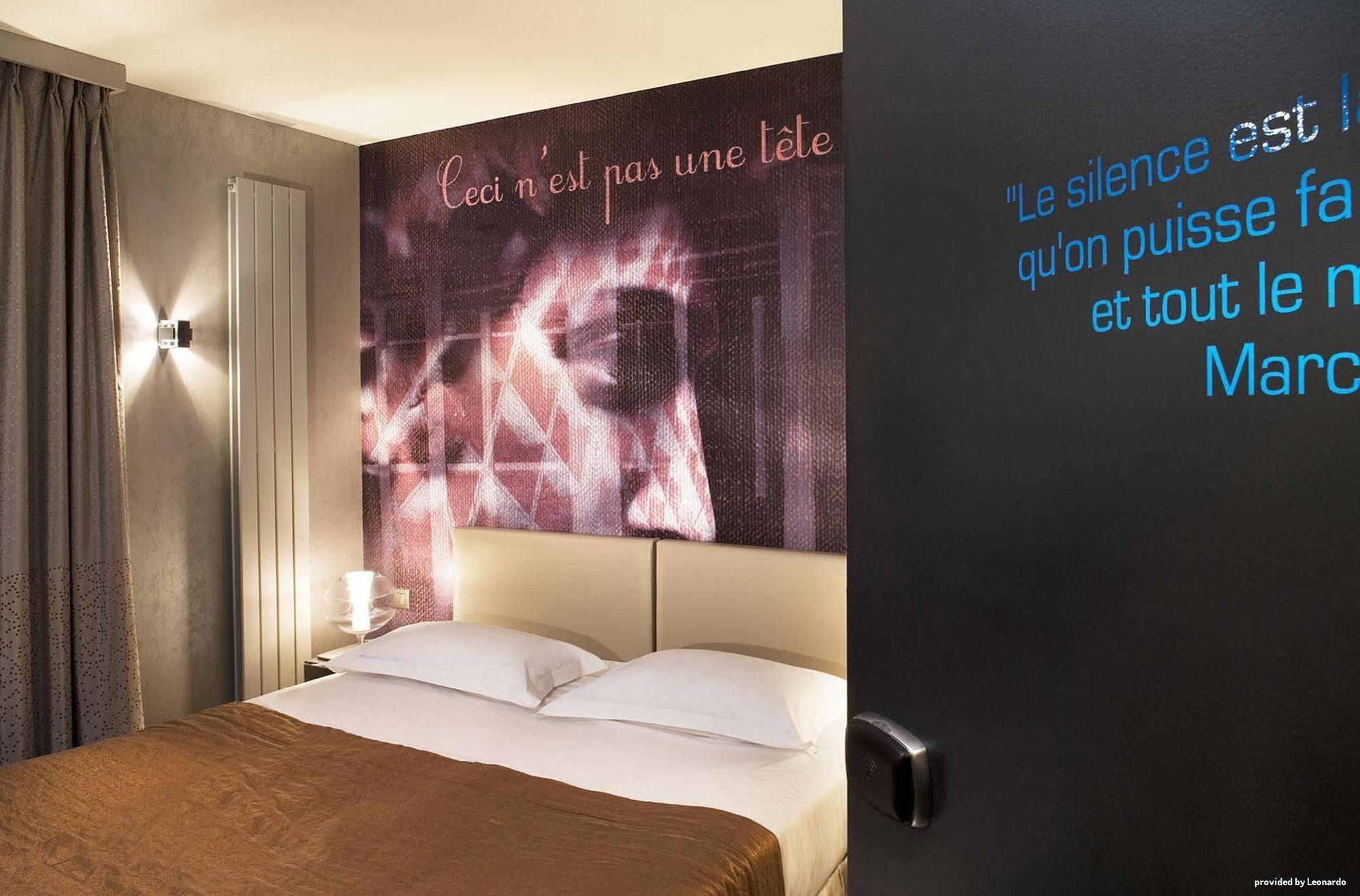 A La Des Artistes Parigi